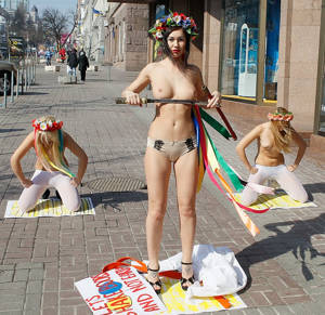 FEMEN13